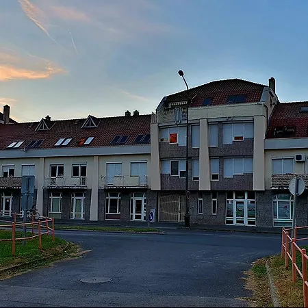 Customs Square Apartman Szegedin